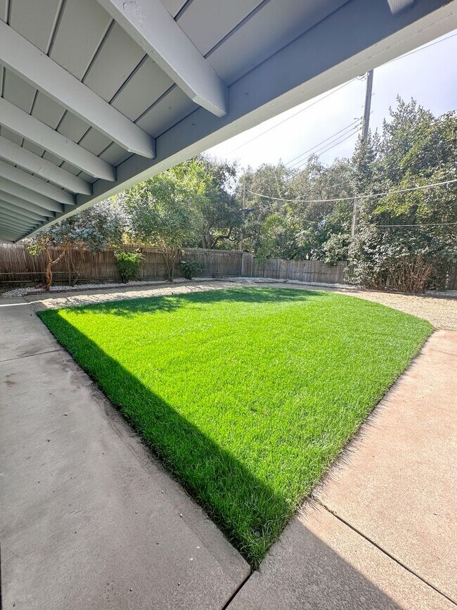 Photo - Gorgeous 3 bed 2 bath! (Please read entire ad before showing)