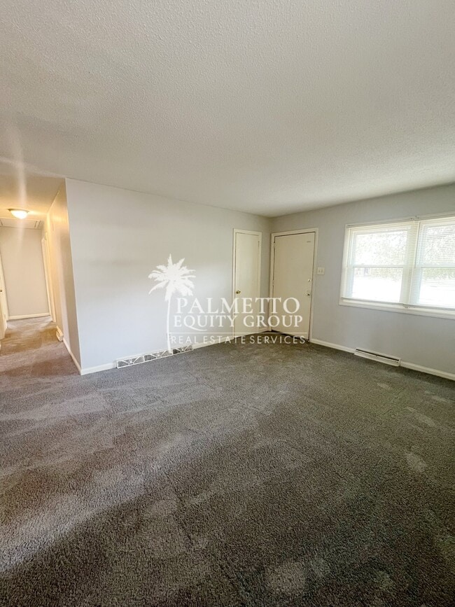 Photo - 1583 Lovett St