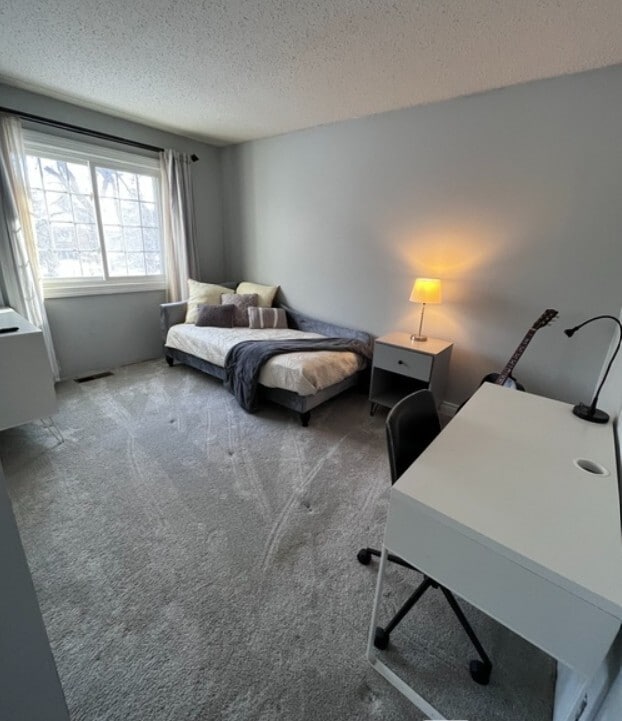 Photo - 3430 Urbandale Ln N