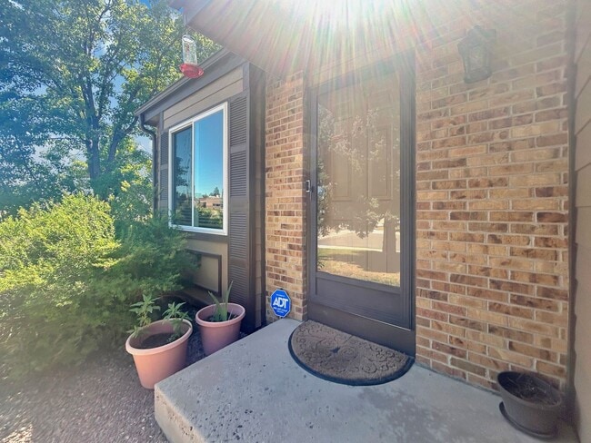 Photo - $0 DEPOSIT OPTION. DESIRABLE DAKOTA STATION SPLIT-LEVEL HOME WITH 3 BEDROOMS, 2 BATHS, AND SPACIO...