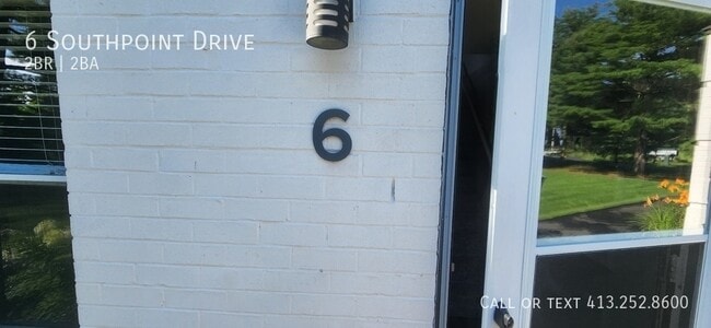 Building Photo - 6 Southpoint Dr