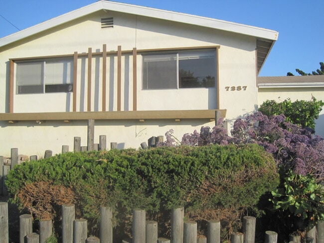 Photo - 7287 Arillo St