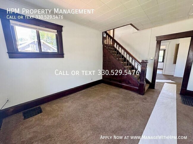 Photo - 1538 Woodland Ave NW