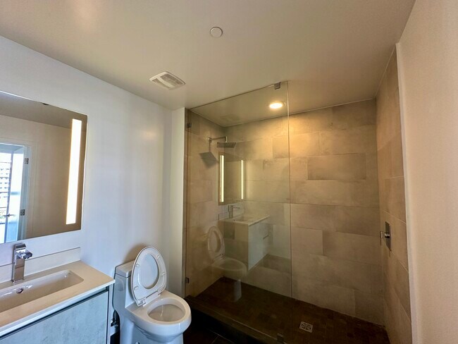 Photo - 558 NW 30th St Unidad A7