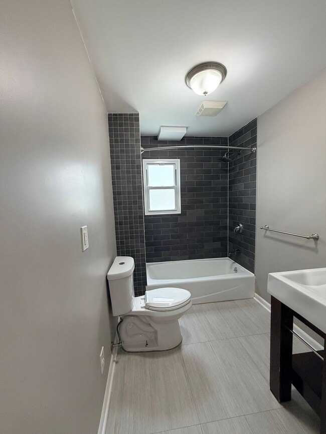 Photo - 209 Tibbetts Rd Unidad 1