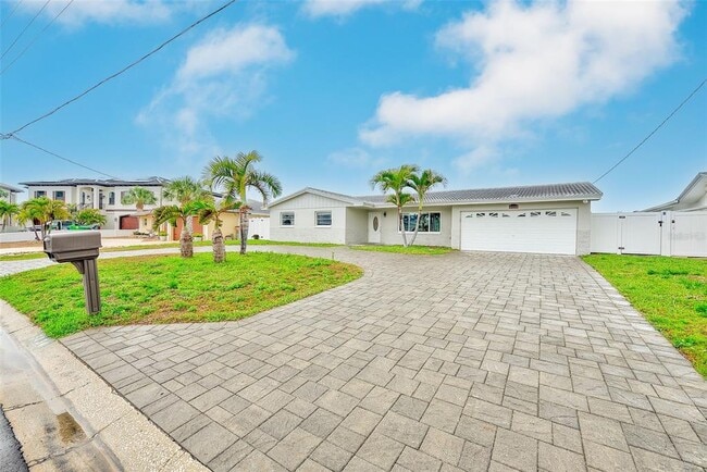 Building Photo - 5434 Oakhurst Dr