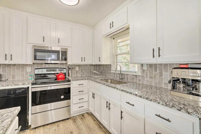 Photo - 4108 Lindsey Dr