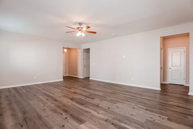 Photo - 2304 Lake Vista Drive