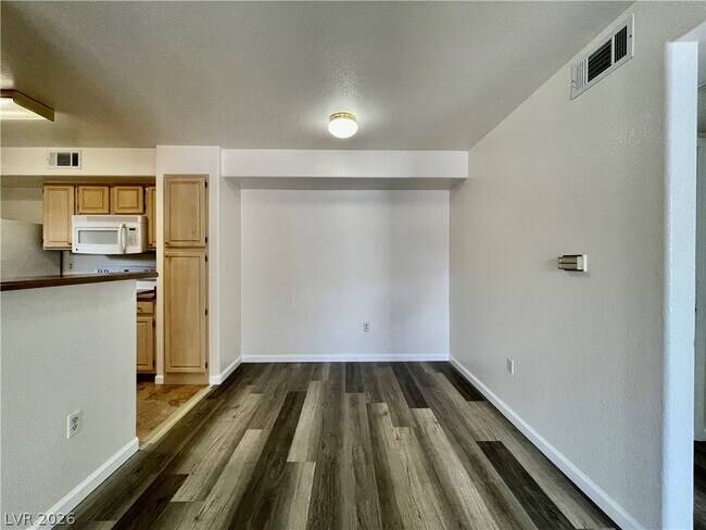 555 E Silverado Ranch Blvd Unit 1014