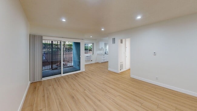 12159 Magnolia Blvd