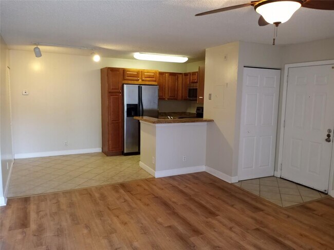 Building Photo - 801 Lyons Rd Rental