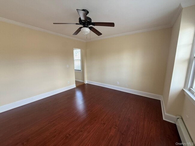 Photo - 30-16 154th St