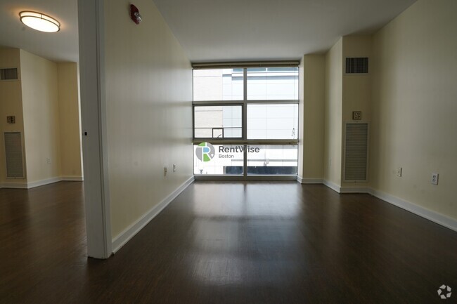 Building Photo - 40 Boylston St Unit 302 Rental