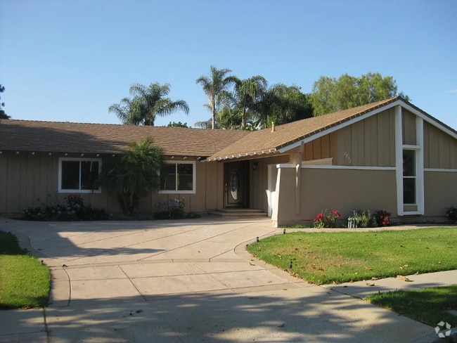 Building Photo - 2531 E Alden St Rental