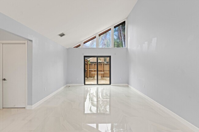 Photo - 9301 SW 130th St