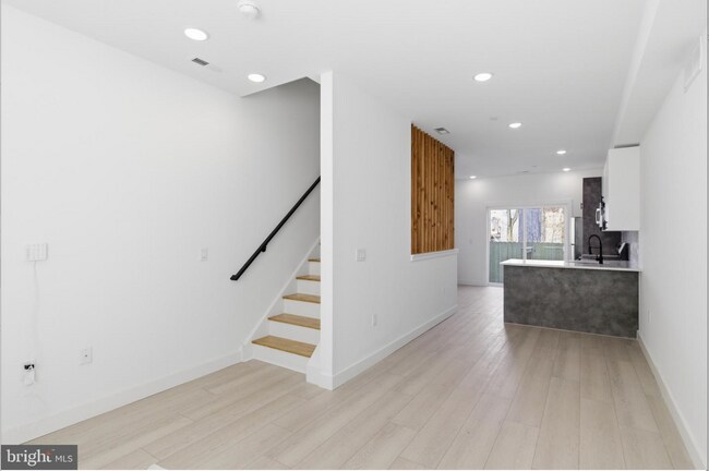 Photo - 1011 W Orleans St