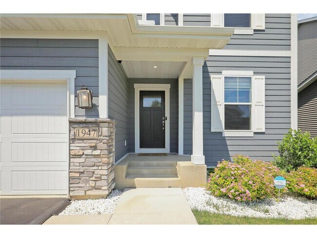 1947 Mulberry Ln