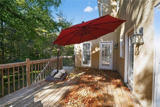 Photo - 641 Belgrave Ln