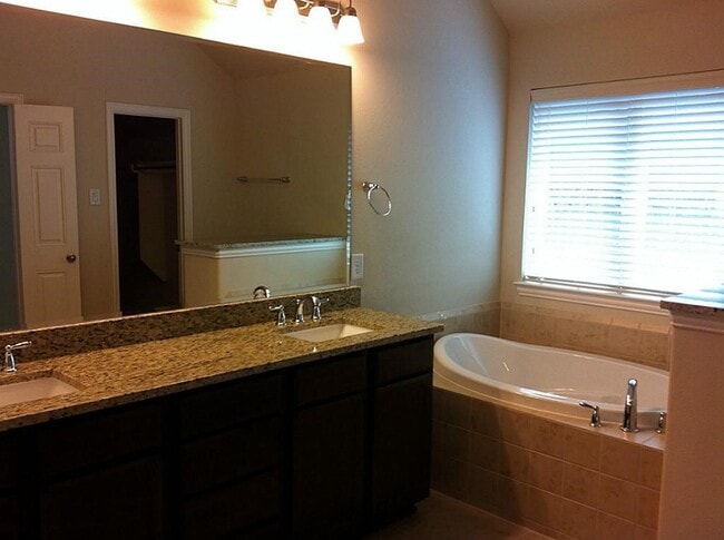 Photo - 29015 Davenport Dr