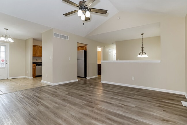 Photo - 706 Autumn Dr