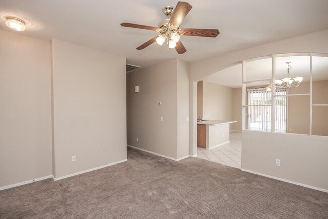 Photo - 11170 W Holly St