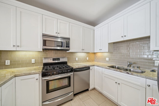 Photo - 1050 S Holt Ave Unit 404