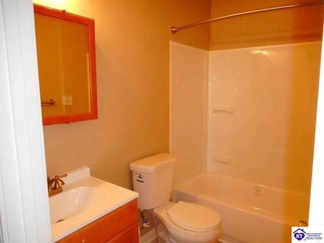 Photo - 700 Westport Rd