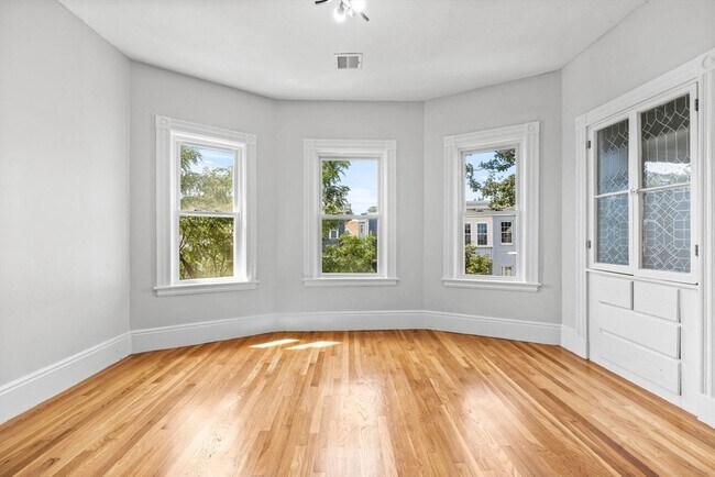 Photo - 67 Romsey St Unit 2