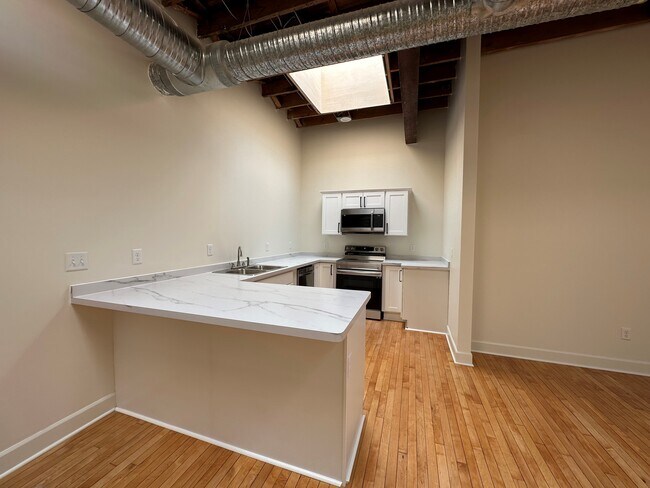 Building Photo - 4 Lock St Unit A
