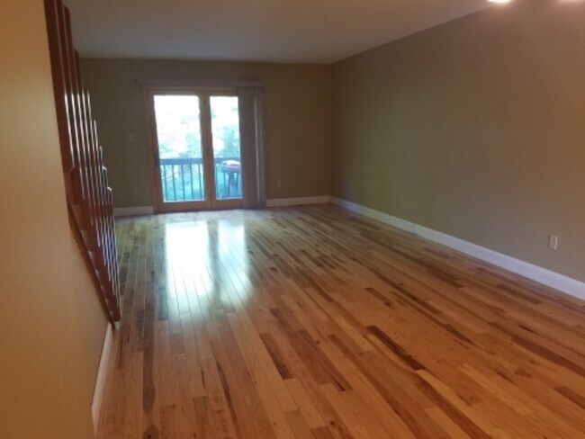 Photo - 1608 Mill Pond Dr