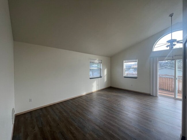 Photo - 2 Bed, 1 Bath 2nd Floor Unit in Lettered Streets District Unit # 201