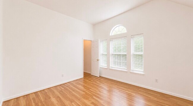 Photo - 423 Blossomwood Dr