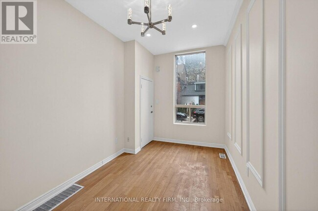 Photo - 269 Ontario St Unit 2
