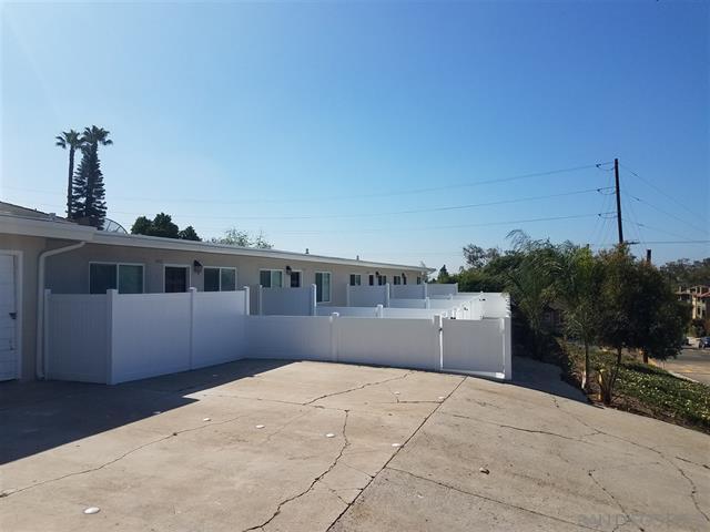 Building Photo - Golden Hill 2 Bed / 1 Bath/ 2 Parking Spac... Rental