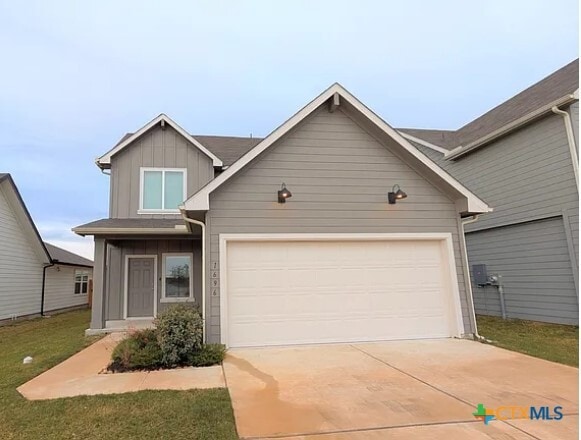 Photo - 1696 James St