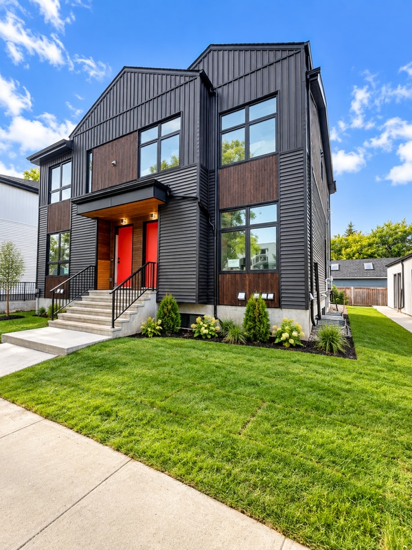 10530 70 Ave NW