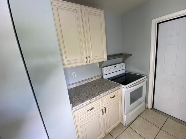 Photo - Three bedrooms one bath Deltona