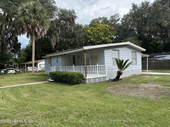 Building Photo - 1104 Harmony Dr N