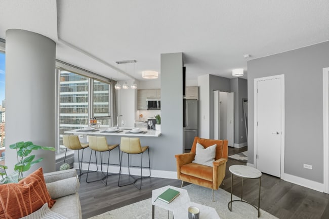 Photo - 289 N Canal St