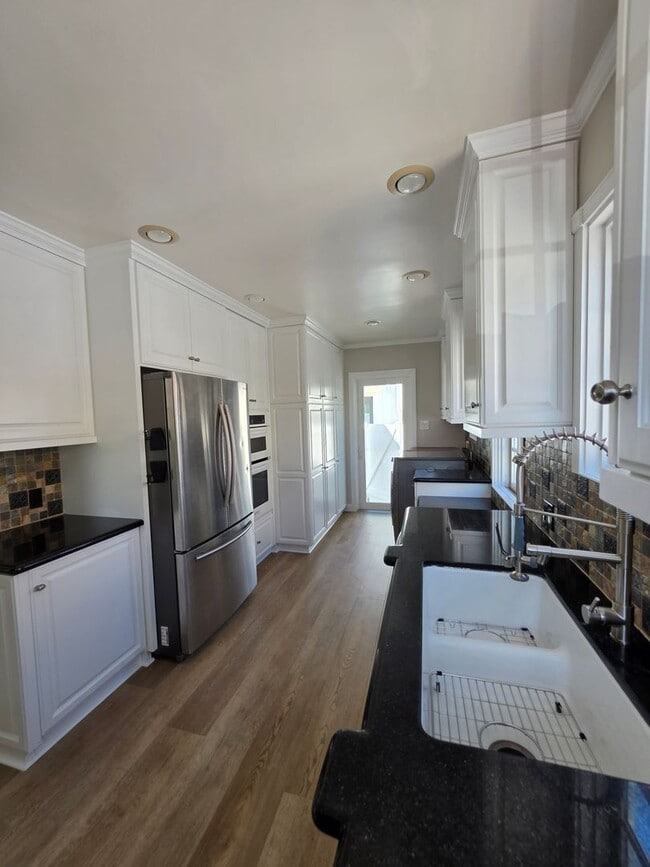Photo - 8109 Holy Cross Pl