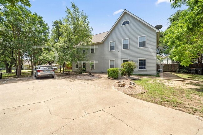 Photo - 2908 Whisper Oaks Ln