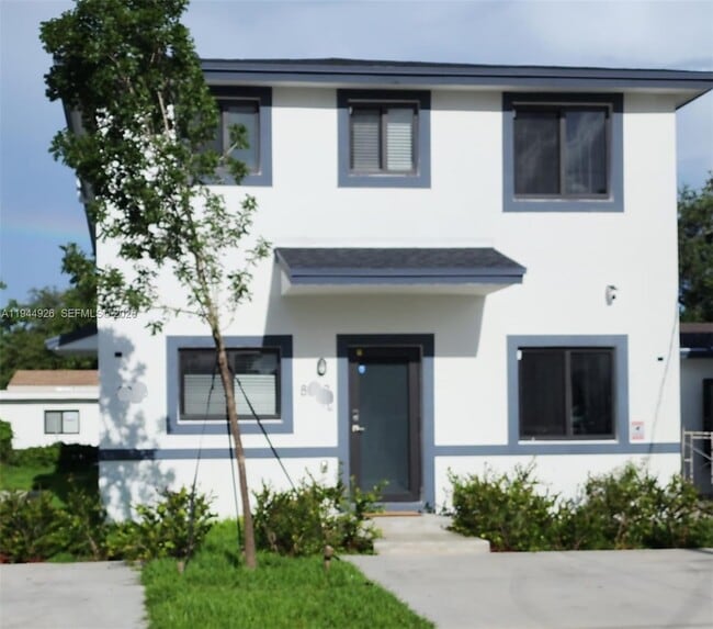 Building Photo - 8012 NW 14th Pl Unit A