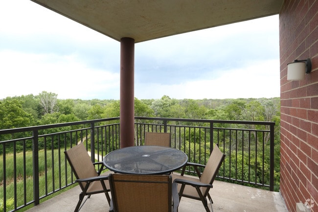 2BR, 2BA - Deck