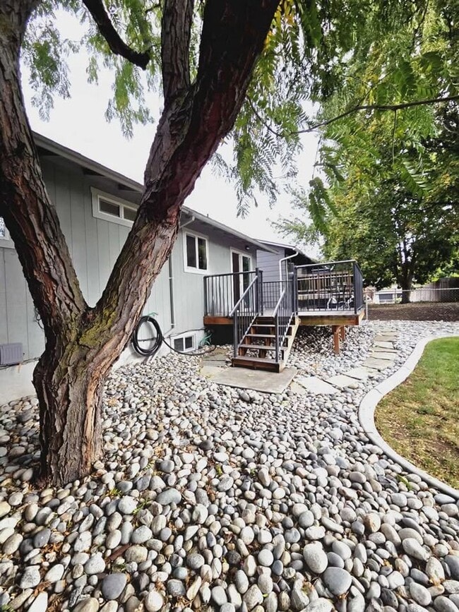 Photo - **Gorgeous Renovated 3 Bed 2.5 Bath Duplex FOR RENT**