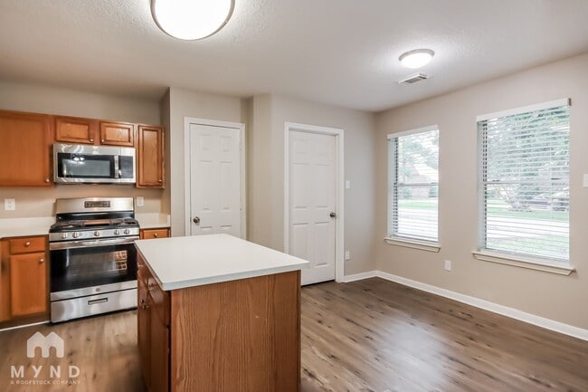 Photo - 598 Orangewood Dr