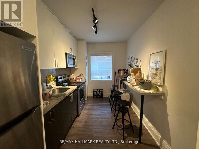 Photo - 595 St Clair Ave W Unit 7