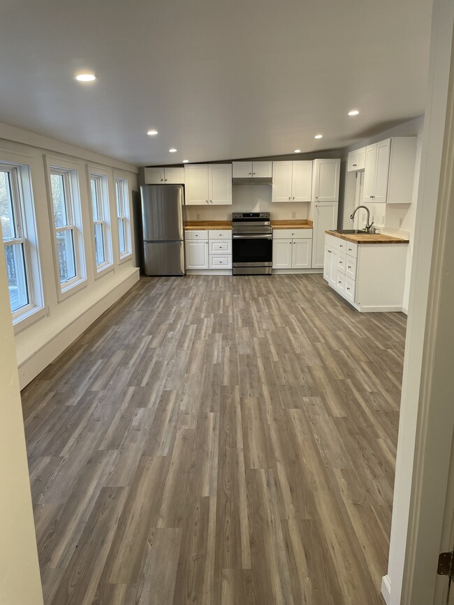 Building Photo - 2560 U.S. 9 Unit B Rental