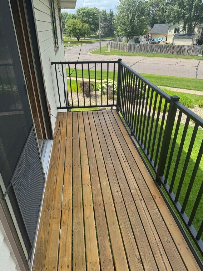 Photo - 11139 Edgewood Cir N