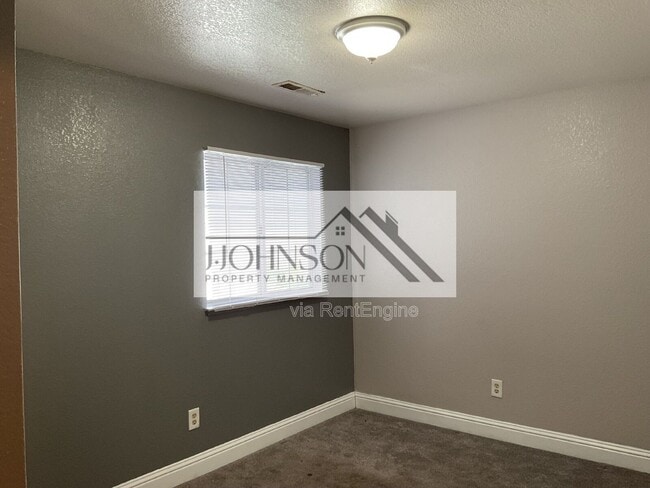 Photo - 218 W Alameda St