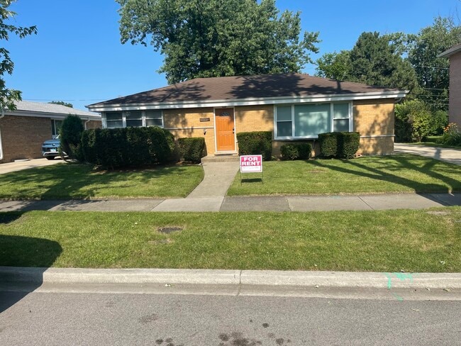 Building Photo - 9521 Kildare Ave